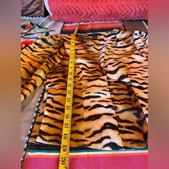 Forever 21 Plunge Tiger Print Blouse, Size Small - Picture 8 of 11